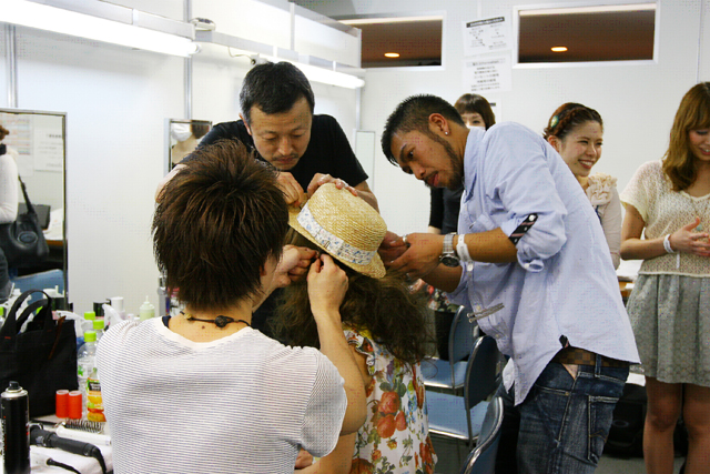 「Girls Award by CROOZ blog 2011AUTUMN/WINTER」に、ブース出展。 来場者によるヘアスタイル作品の人気投票を開催！