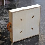 HAKOGU BOOK STOOL / 19,000円　（折りたたんだ収納時）
