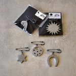 商品名:ブローチ各種 / 価格:¥2,000-~¥2,200- / Nonius 商品名:ブローチ各種 / 価格:¥2,000-~¥2,200- / Nonius