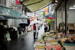 豊富な品揃え：「観光とローカルの間」東京・砂町銀座商店街