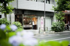 雨で店じまいの喫茶店：「観光とローカルの間」東京・蔵前